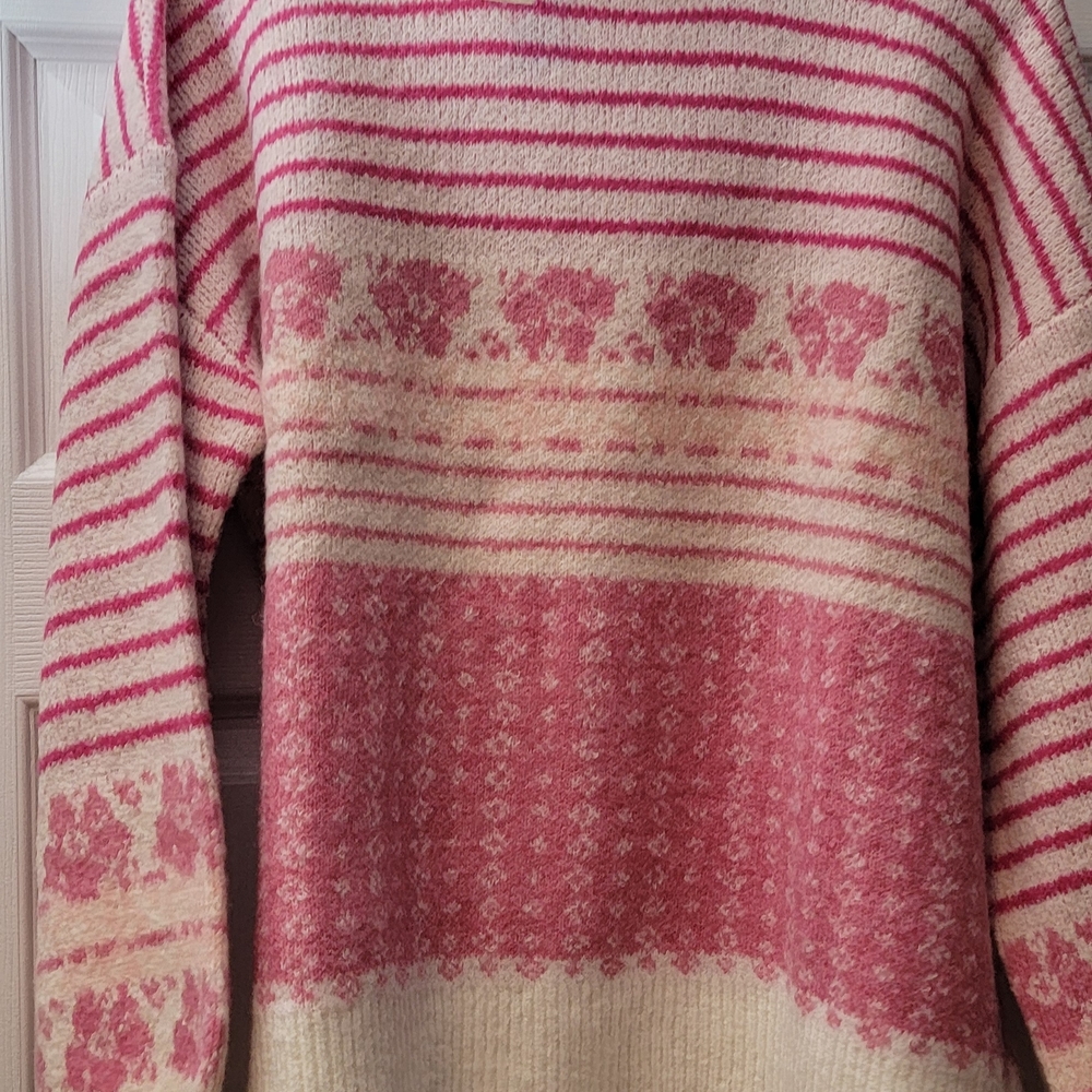 Easel Pink and Cream Patterned Sweater